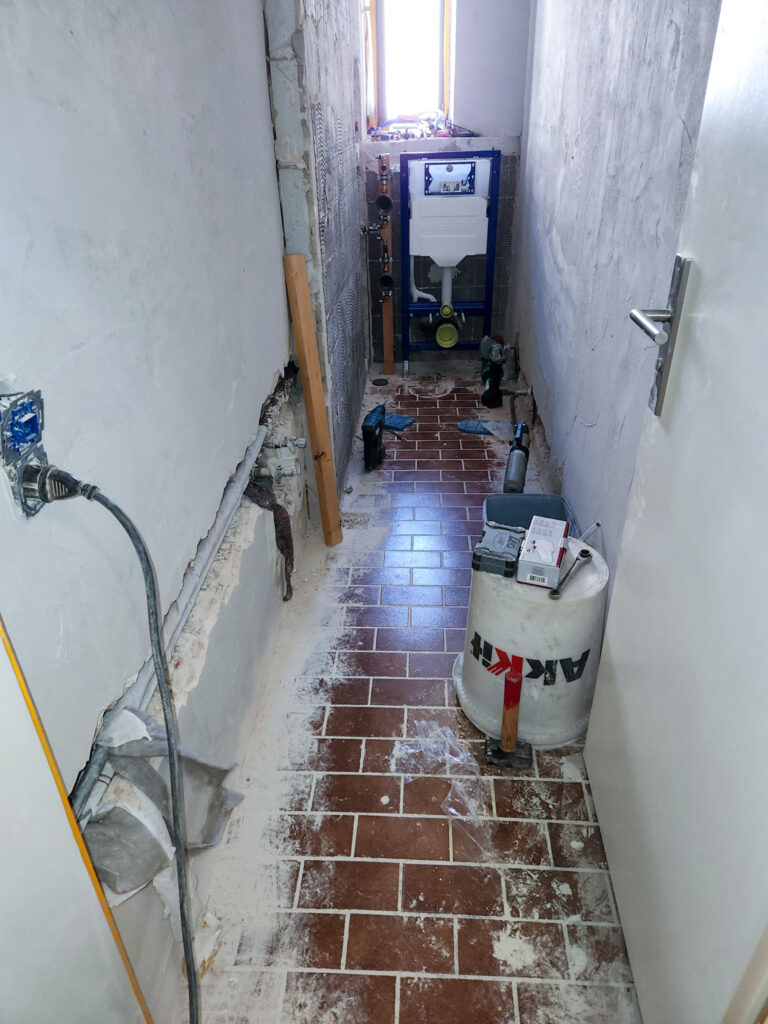 Bad Sanierung VG 2. OG L-10